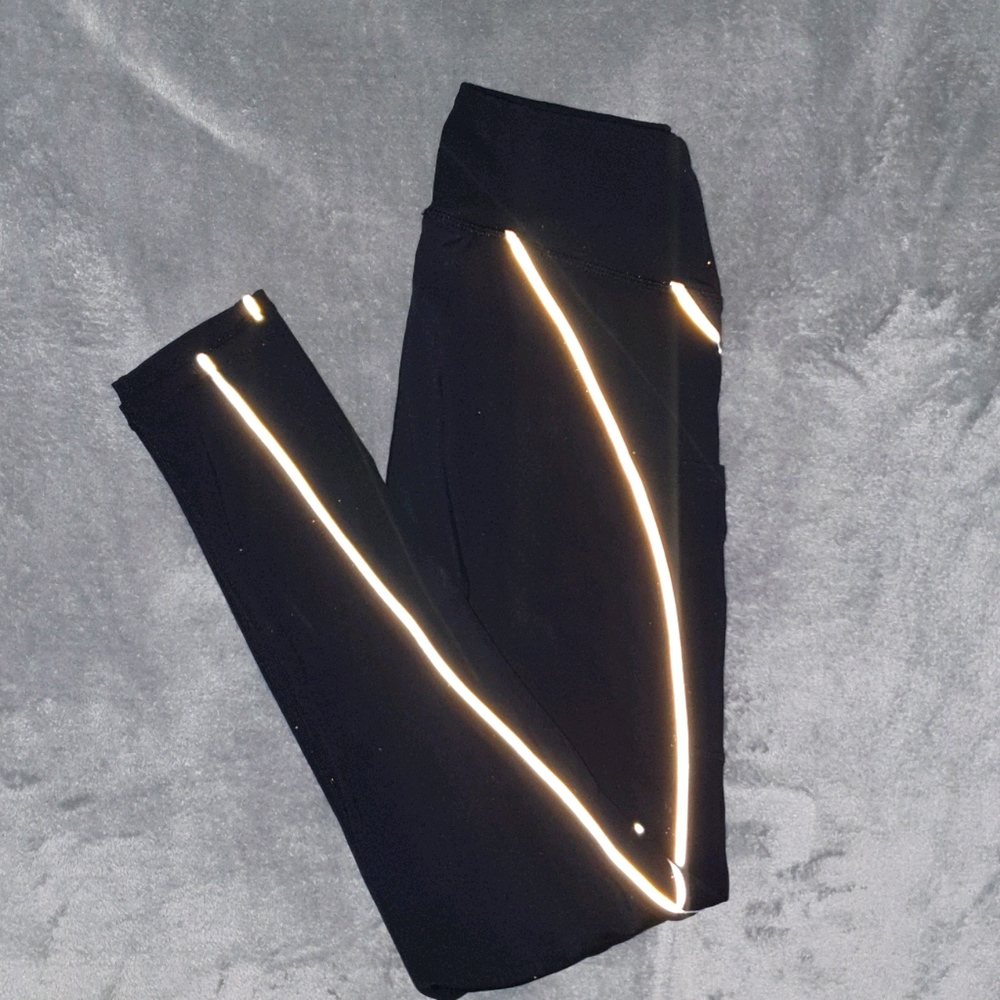 Black Leggings, V-shaped waistline, Phone pocket